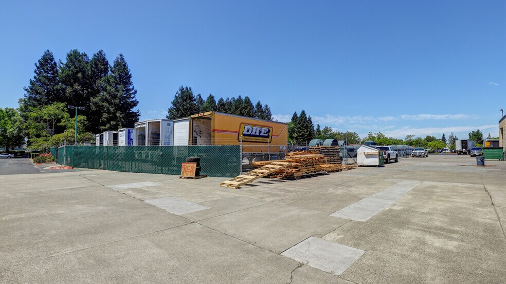 More Photos Of 210 Classic Ct, Rohnert Park Warehouse For Lease