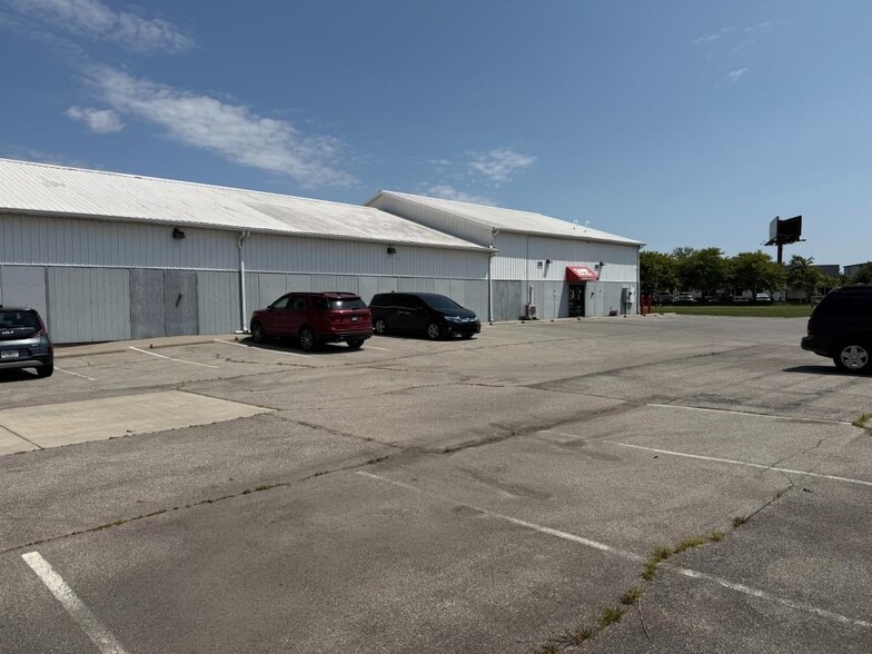 More Photos Of 5311 Commerce Cir, Indianapolis Warehouse For Sale