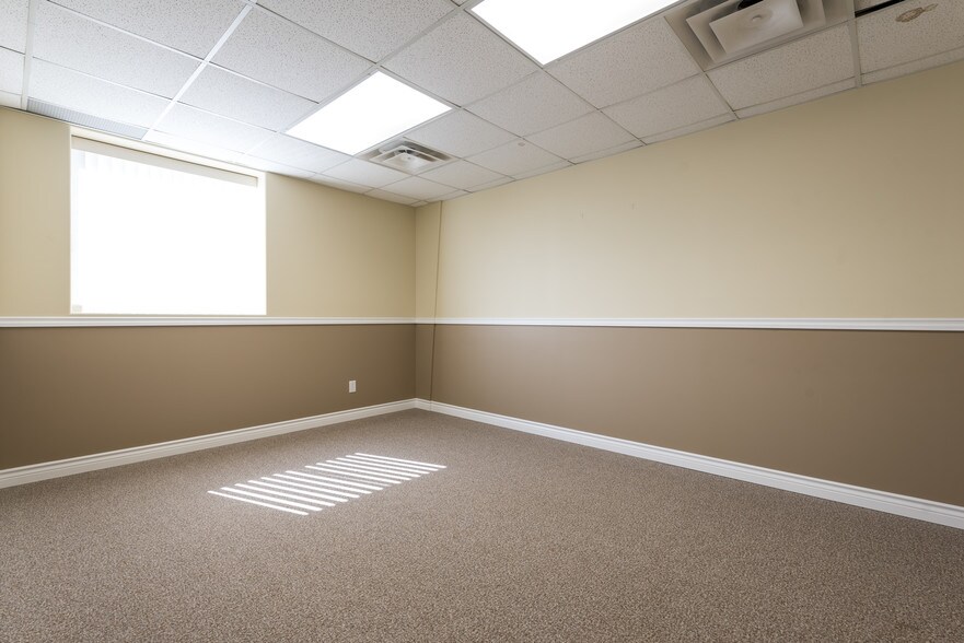 More Photos Of 380 Mackenzie Blvd, Fort McMurray Warehouse For Lease