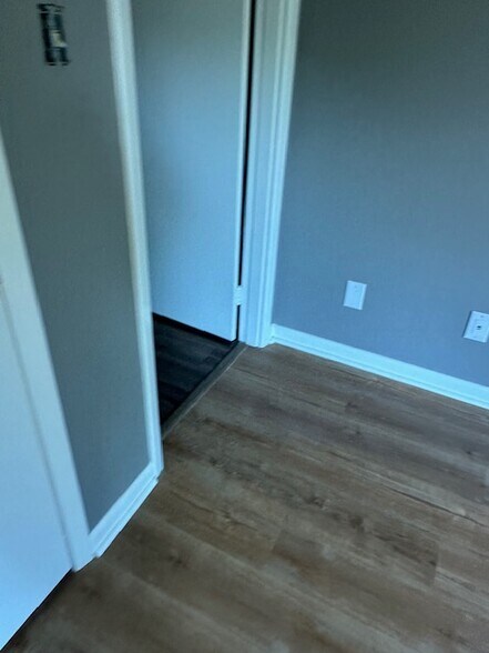 More Photos Of 1308 US Highway 80, Bloomingdale Office For Lease
