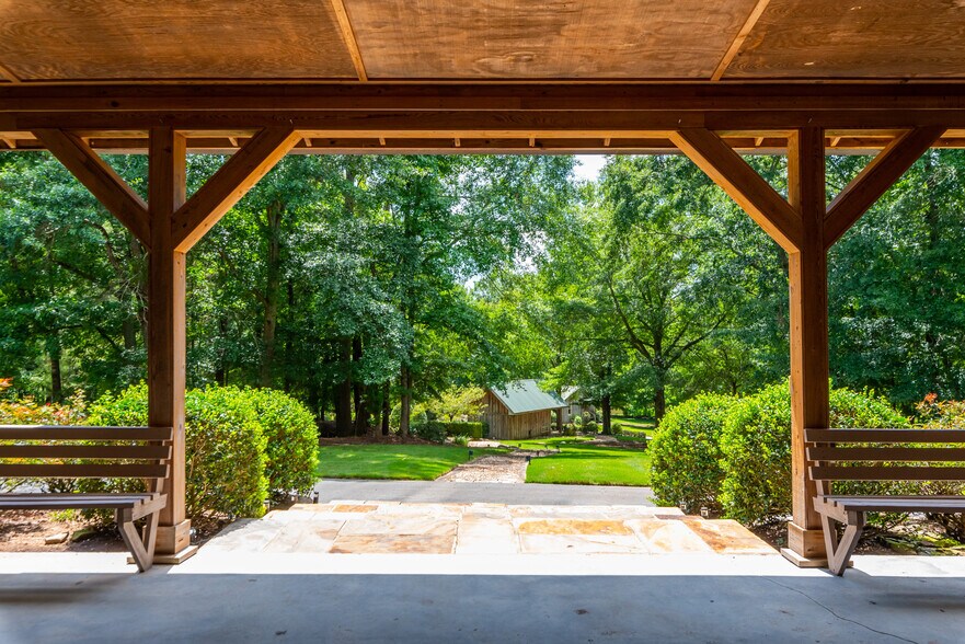 More Photos Of 565 Owens Gin Rd NE, Calhoun Lodge Meeting Hall For Sale