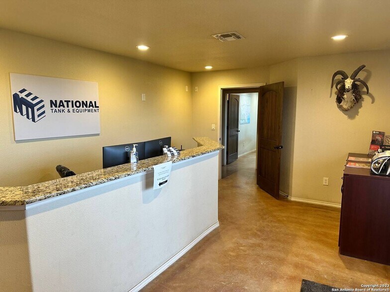 More Photos Of 94600 I-37, Pleasanton Warehouse For Lease