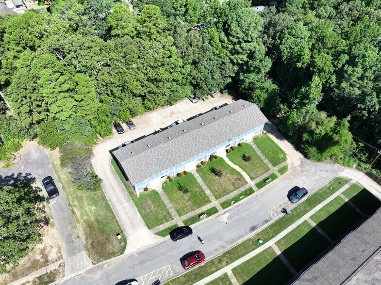 More Photos Of 1800 Labette Manor Dr, Little Rock Apartments For Sale