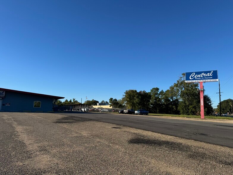 Primary Photo Of 7000 Greenwell Springs Rd, Baton Rouge Industrial For Sale