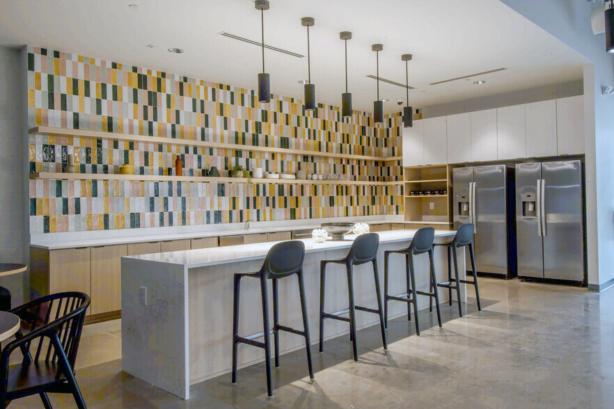 More Photos Of 1133 Polk Ave, Nashville Light Distribution For Lease