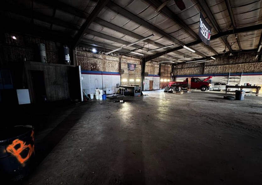 More Photos Of 18130 TN-125, Bolivar Flex For Sale