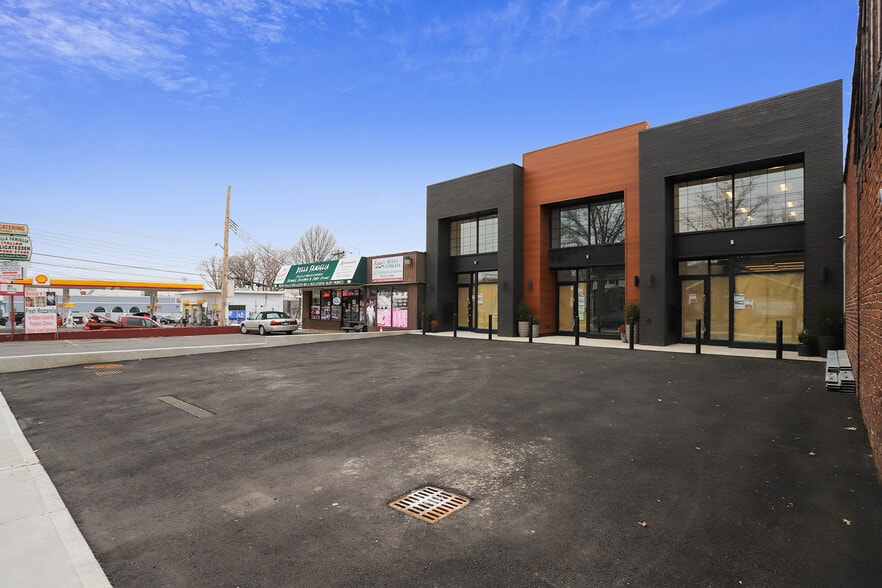 More Photos Of 719-723 Forest Ave, Staten Island Storefront For Lease