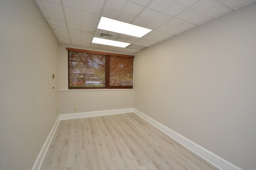 More Photos Of 14100 palmetto frontage Rd, Miami Lakes Office Residential For Sale