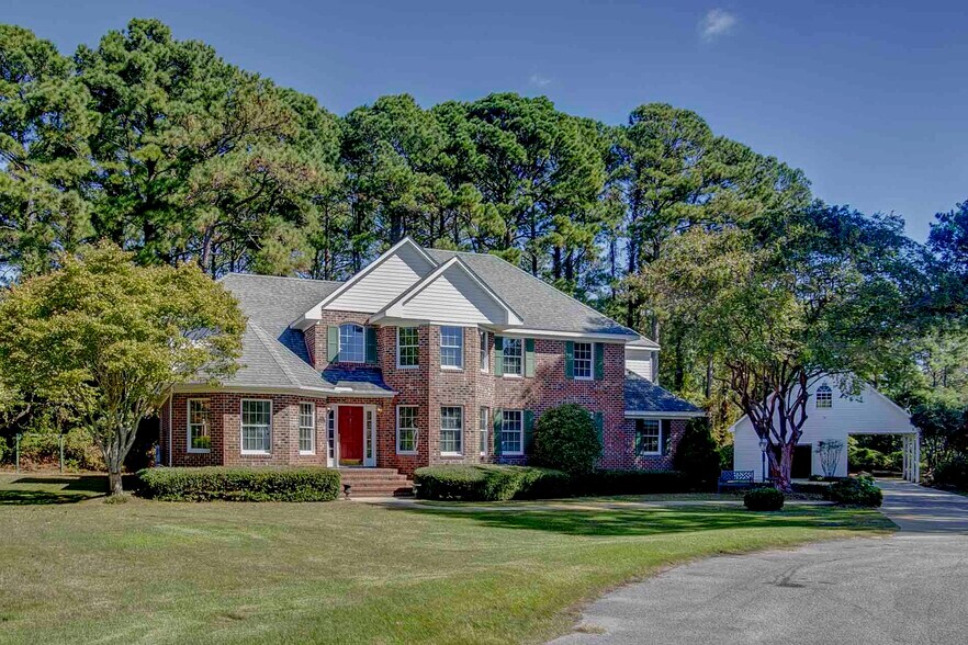 More Photos Of 113 Robert Bruce dr, Manteo Flex For Sale