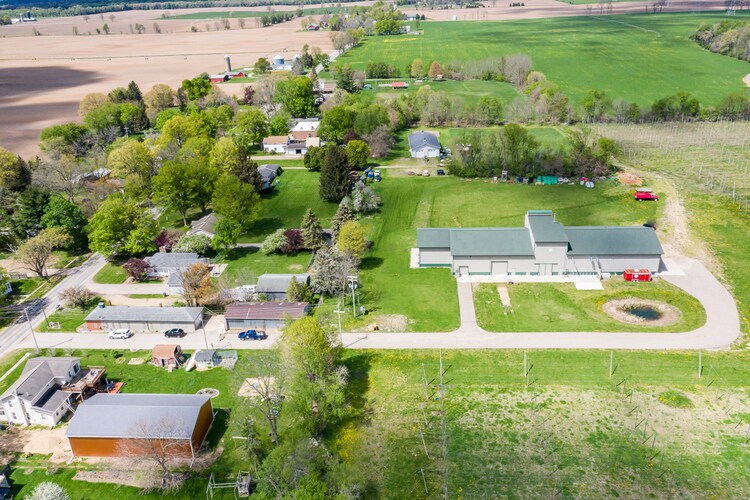 More Photos Of 4630 W Hickory Rd, Hickory Corners Garden Center For Sale