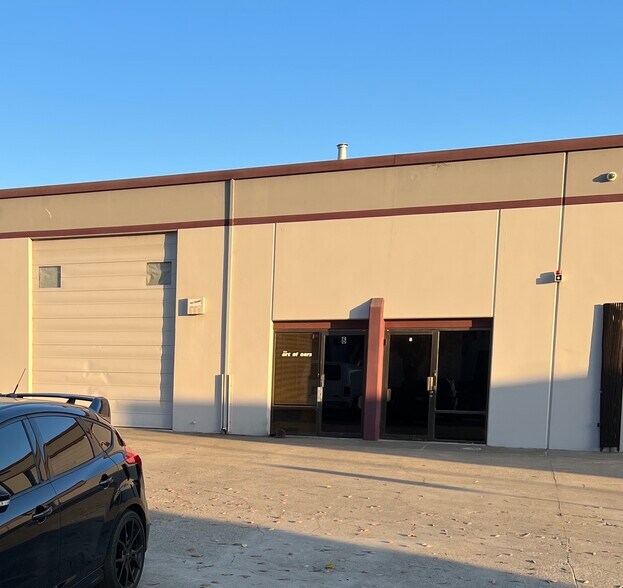More Photos Of 21087 Cabot Blvd, Hayward Warehouse For Lease