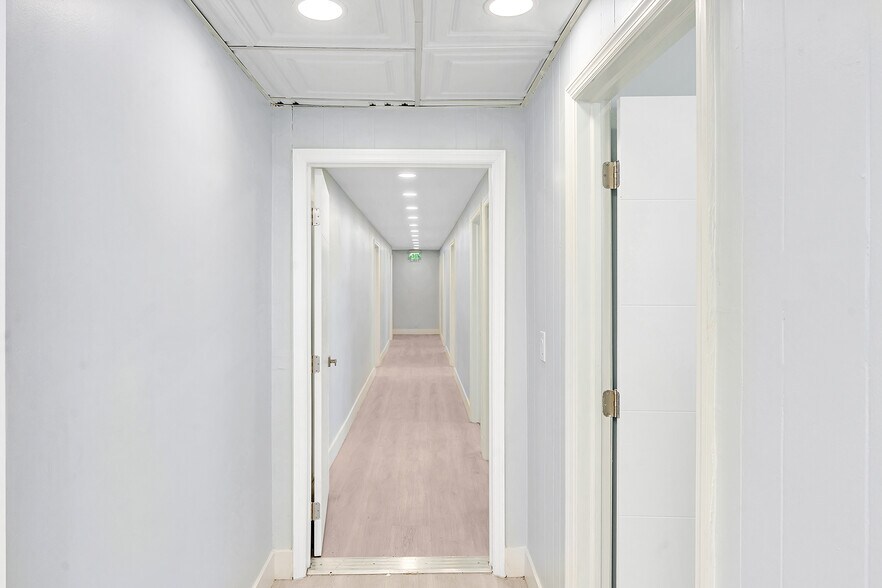 More Photos Of 6240-6244 Miramar Pky, Miramar Medical For Lease