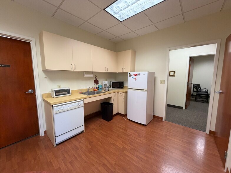 More Photos Of 3810 N Elm St, Greensboro Medical For Sale