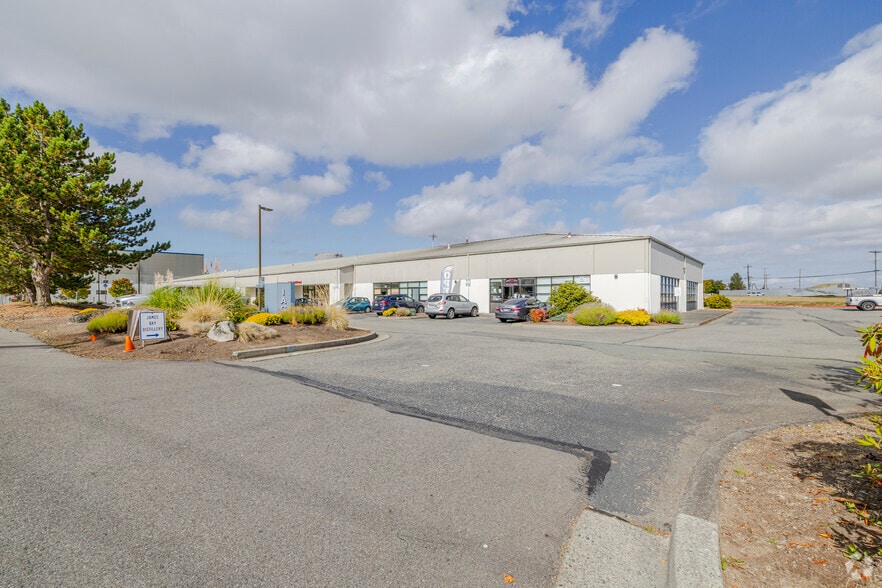 More Photos Of 3101 111th St SW, Everett Manufacturing For Lease