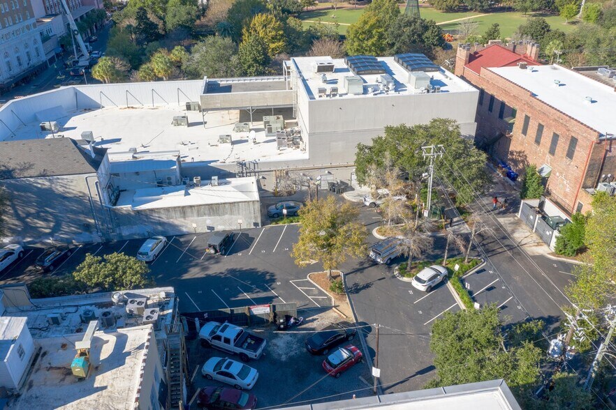 More Photos Of 145 Calhoun St, Charleston Storefront For Lease