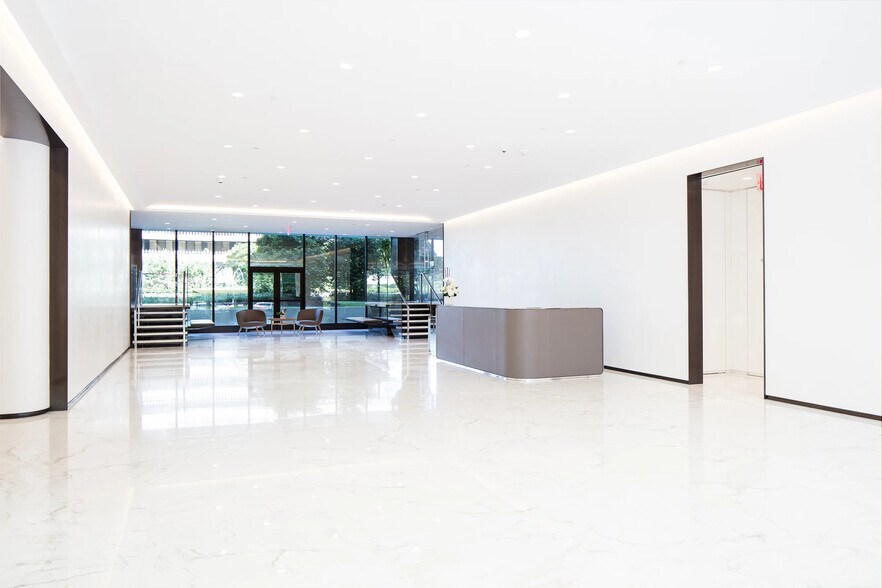 More Photos Of 600 New Hampshire Ave NW, Washington Office For Lease