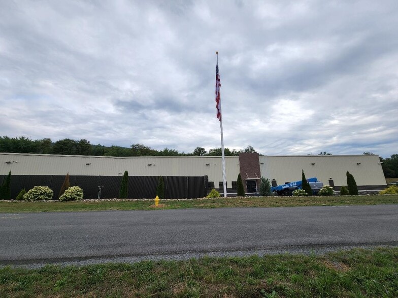 More Photos Of 2851 S Reach Rd, Williamsport Light Distribution For Lease
