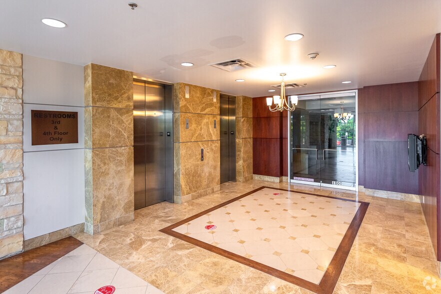 More Photos Of 610 Uptown Blvd, Cedar Hill Office For Sale