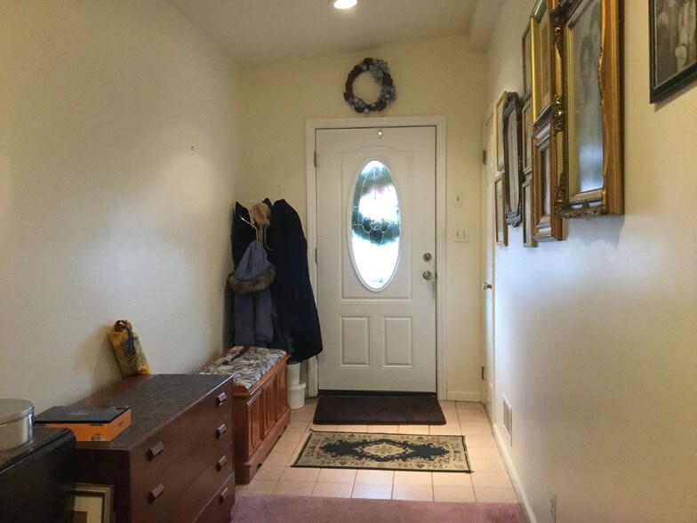 More Photos Of 20 Hillside Ave, Flanders Restaurant For Sale