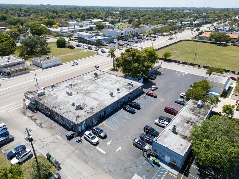 More Photos Of 300-310 W Hallandale Beach Blvd, Hallandale Beach Storefront Retail Office For Lease