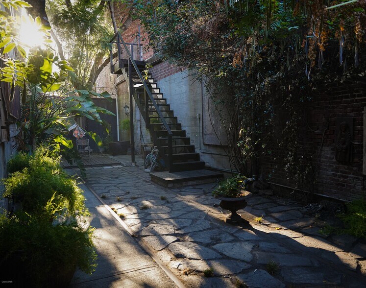 More Photos Of 1317-1323 Willow St, Los Angeles Showroom For Lease