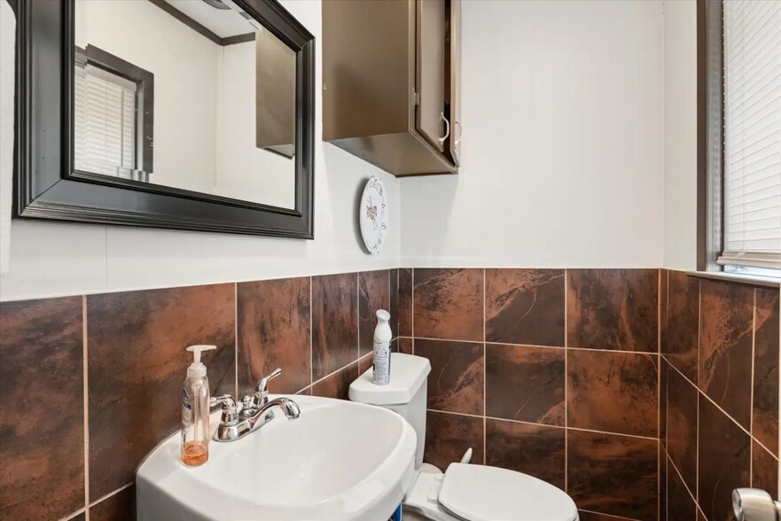 More Photos Of 4400 E Hwy 377, Granbury Office For Sale