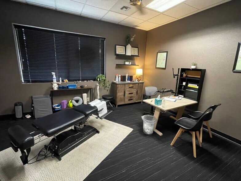 More Photos Of 1585 S Plaza Way, Flagstaff Light Distribution For Lease