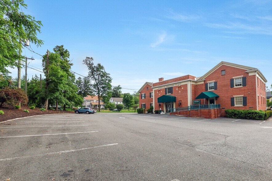 More Photos Of 230 Sherman Ave, Glen Ridge Medical For Lease