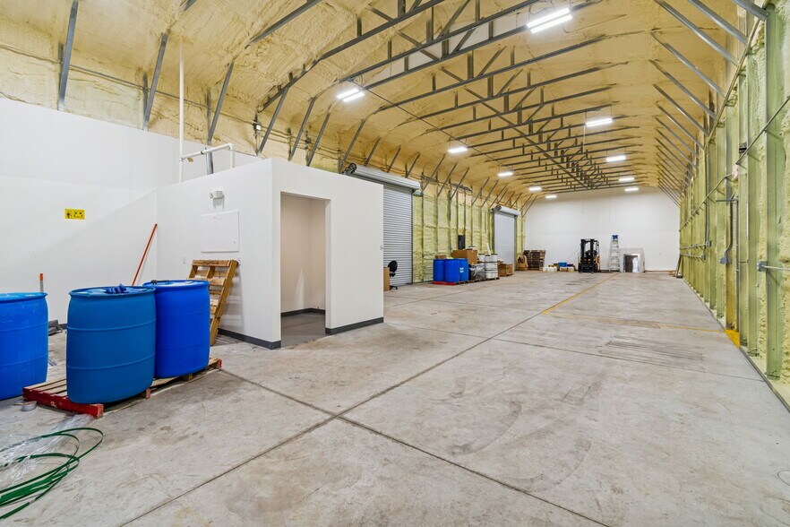More Photos Of 2820 N 34th St, Tampa Warehouse For Lease