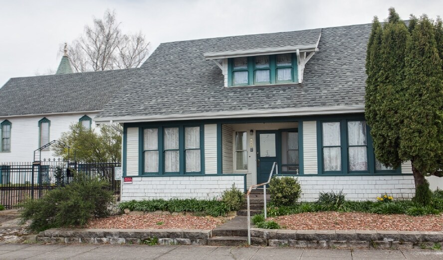 More Photos Of 300 E Main St, Molalla Religious Facility For Sale