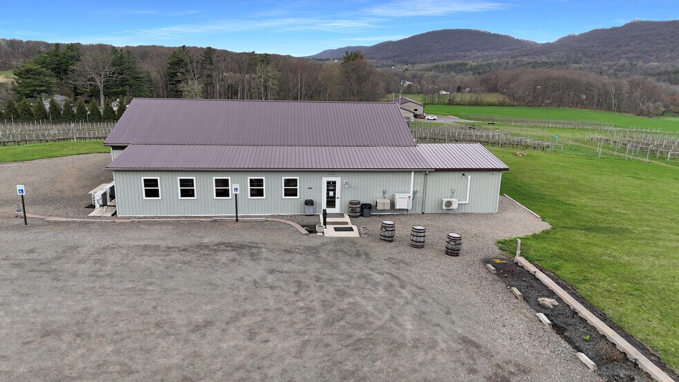 More Photos Of 596 Harman Rd, Halifax Winery Vineyard For Sale