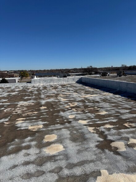 More Photos Of 8716 SE 15th St, Oklahoma City Distribution For Sale