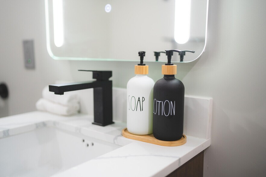 More Photos Of 1107 N Broadway, Santa Maria Hotel For Sale