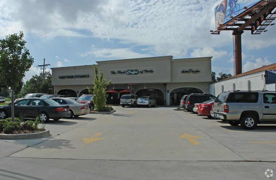 More Photos Of 5200 Veterans Memorial Blvd, Metairie General Retail For Sale