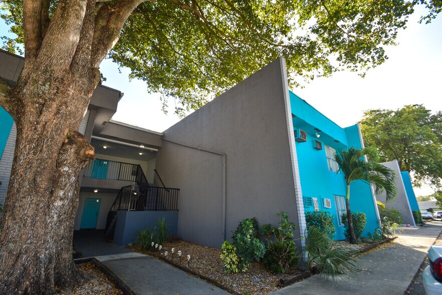 More Photos Of 6000 NW 7th St, Margate Apartments For Sale