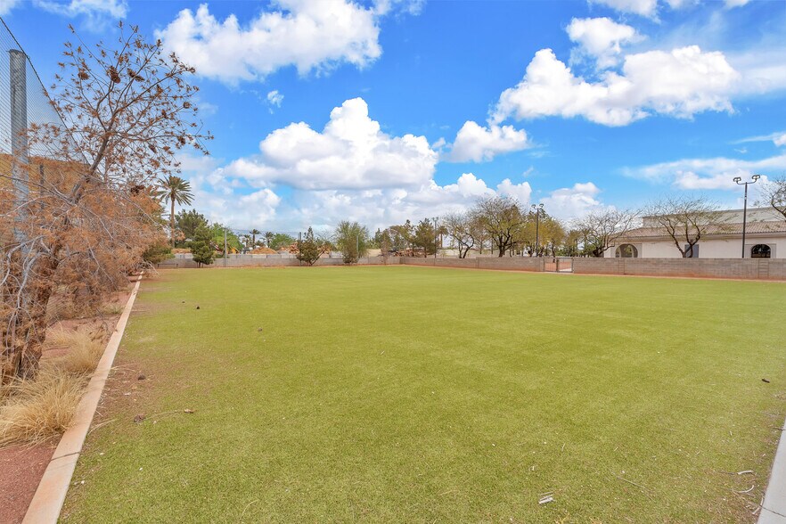 More Photos Of 2130 E Maule Ave, Las Vegas Land For Lease