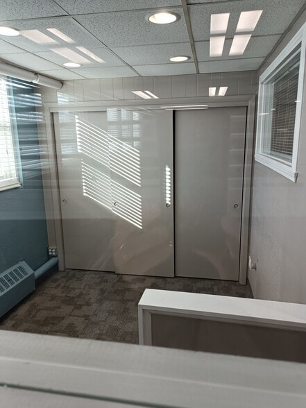 More Photos Of 4921 E State St, Rockford Office For Sale