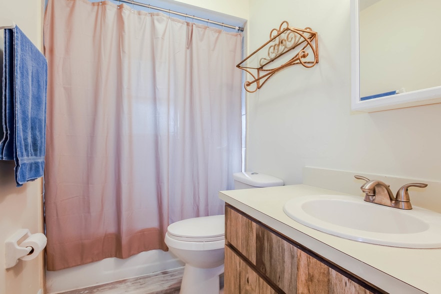 More Photos Of 706 SE 13th Ct, Cape Coral Apartments For Sale