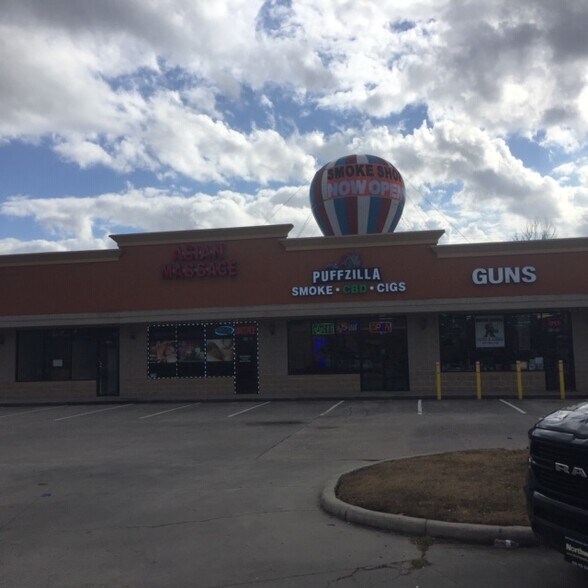 More Photos Of Louetta Rd @ Lexington Rd, Spring Unknown For Lease