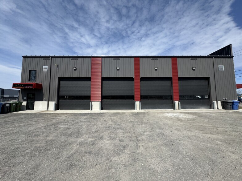 Primary Photo Of 21A-21B Rue Des Metiers, Lavaltrie Industrial For Lease