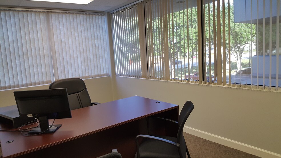 More Photos Of 17595 S Tamiami Trl, Fort Myers Medical For Lease