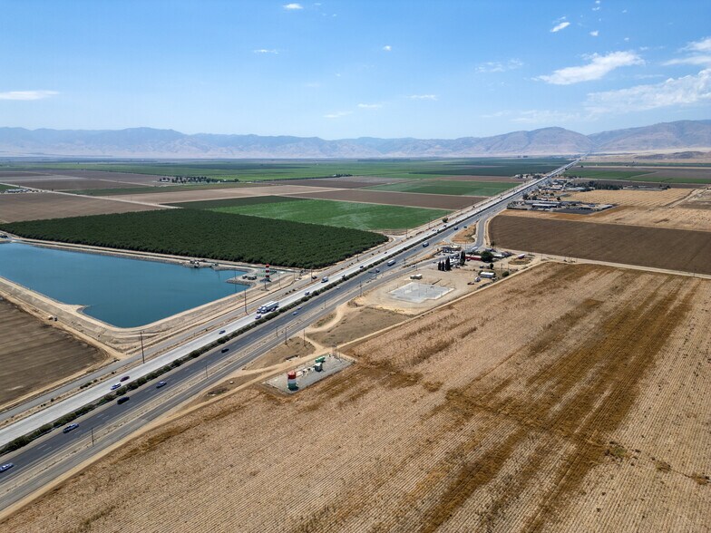 More Photos Of 1047 Mettler Frontage Rd W, Bakersfield Light Distribution For Sale