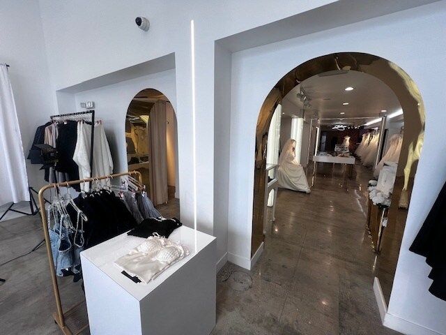 More Photos Of 330 N Western Ave, Los Angeles Storefront Retail Office For Lease