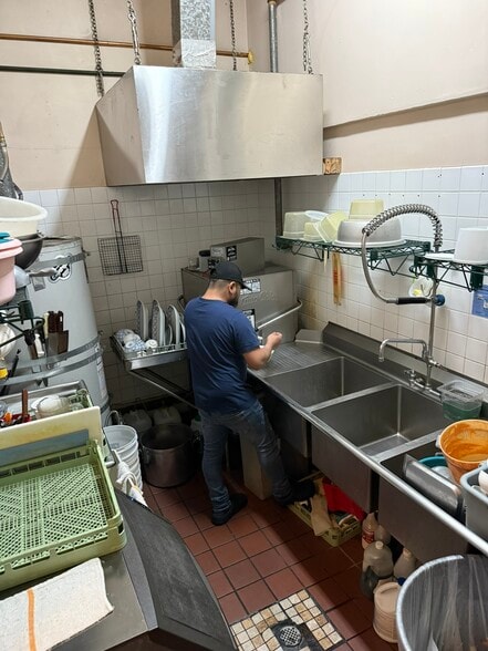 More Photos Of 633-637 Laurel St, San Carlos Restaurant For Lease