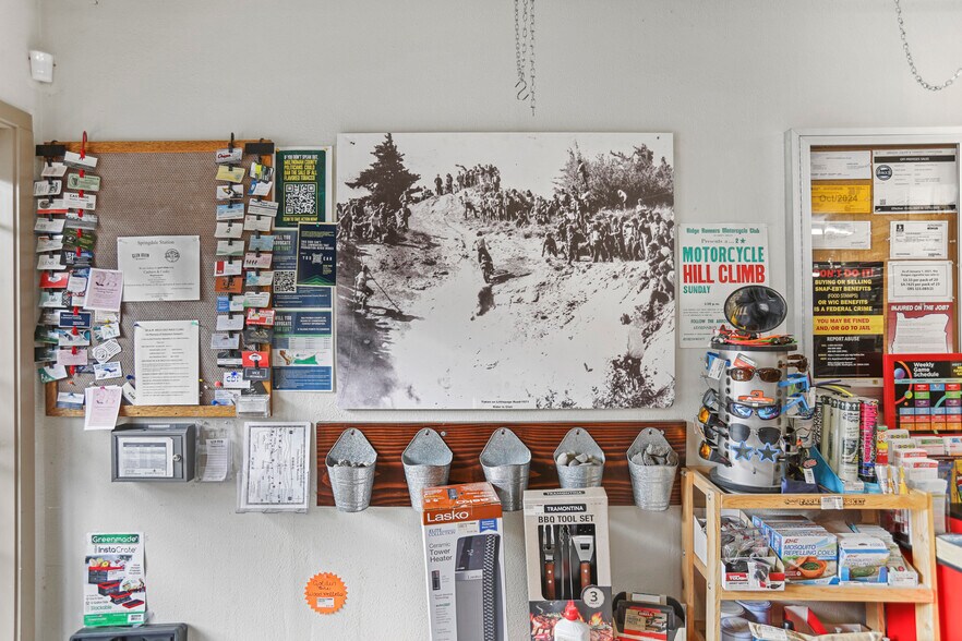 More Photos Of 31815 E Historic Columbia RI Hwy, Troutdale Convenience Store For Sale