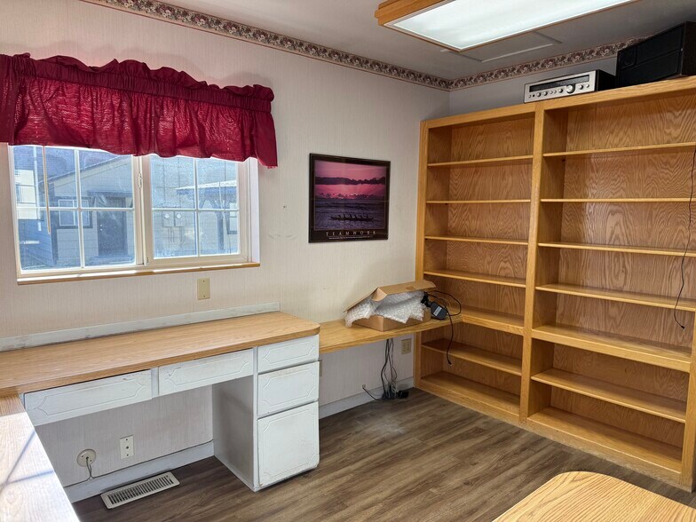 More Photos Of 40 N McDow St, Susanville Industrial For Sale