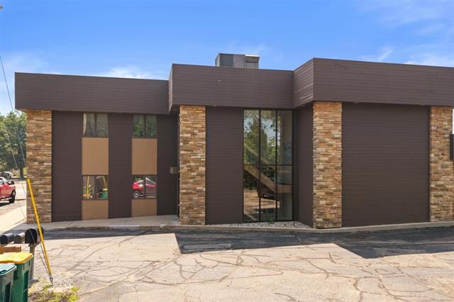 More Photos Of 3273 Church St, Stevens Point Office For Sale