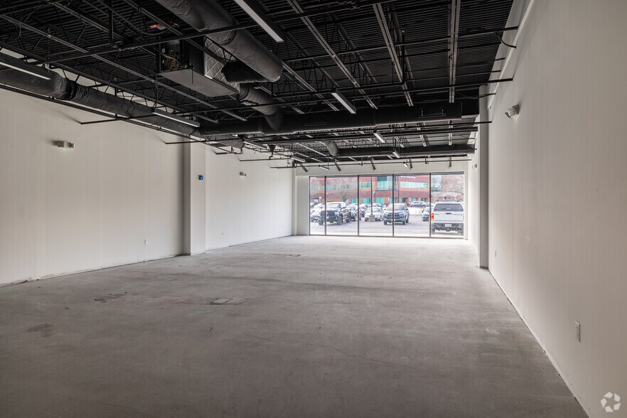 More Photos Of 118 Turnpike Rd, Southborough Office For Lease