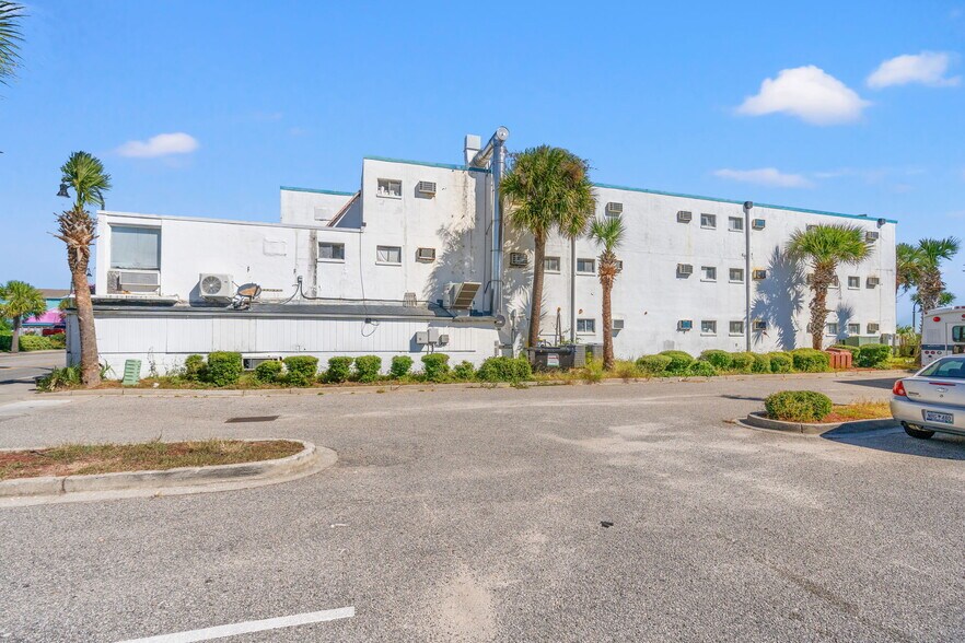 More Photos Of 606 N Ocean Blvd, Myrtle Beach Hotel For Sale
