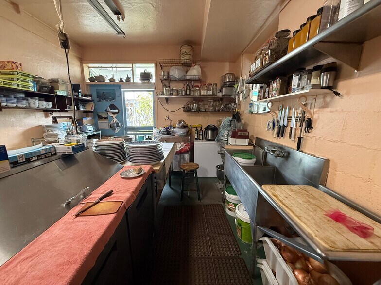 More Photos Of 19 Hoolai St, Kailua Restaurant For Sale